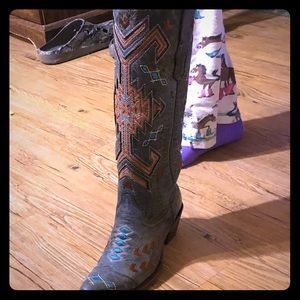 Corral boots size 7